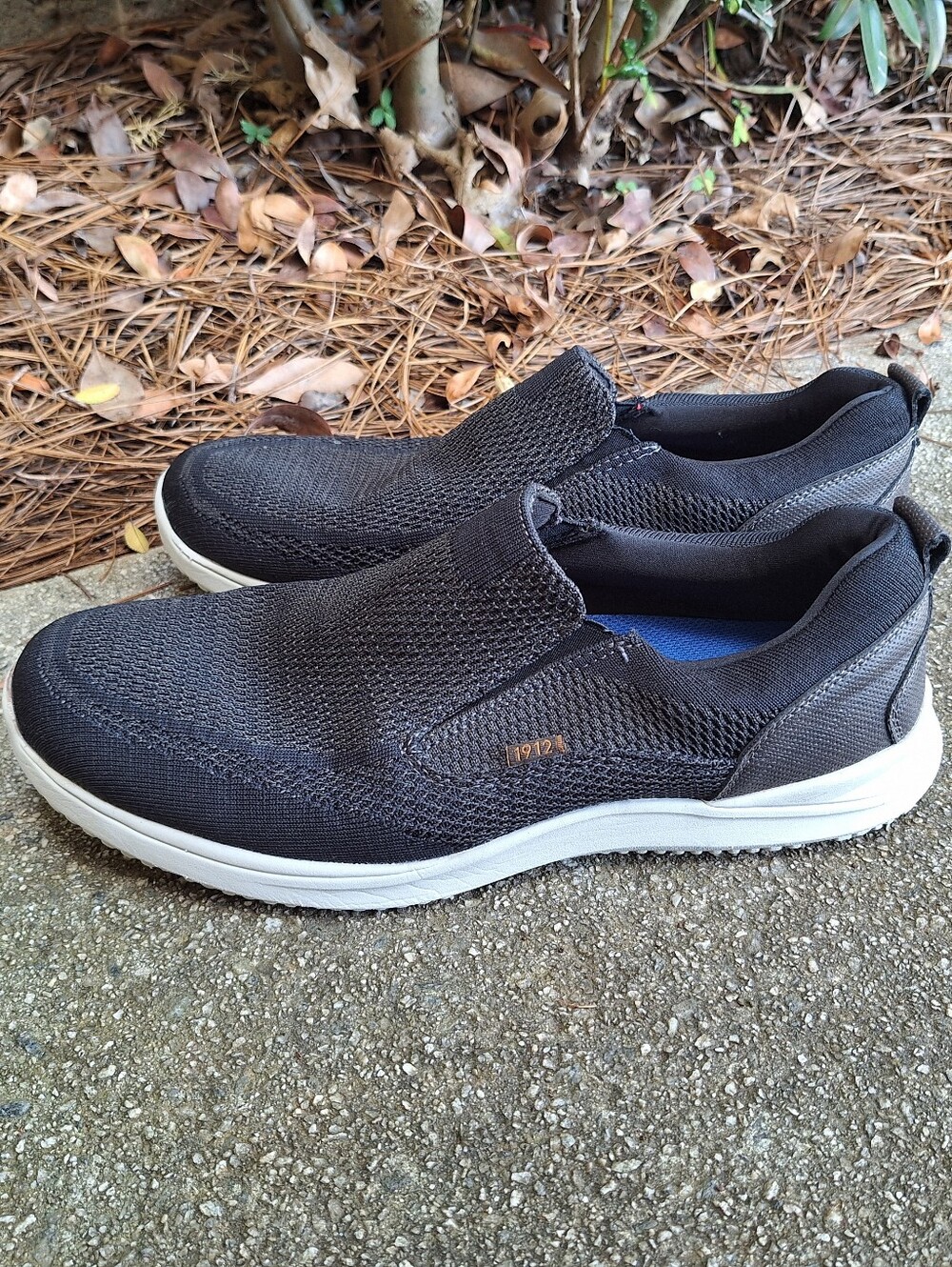 Mens Nunn Bush Black Slip-On Knit Comfort Sneakers